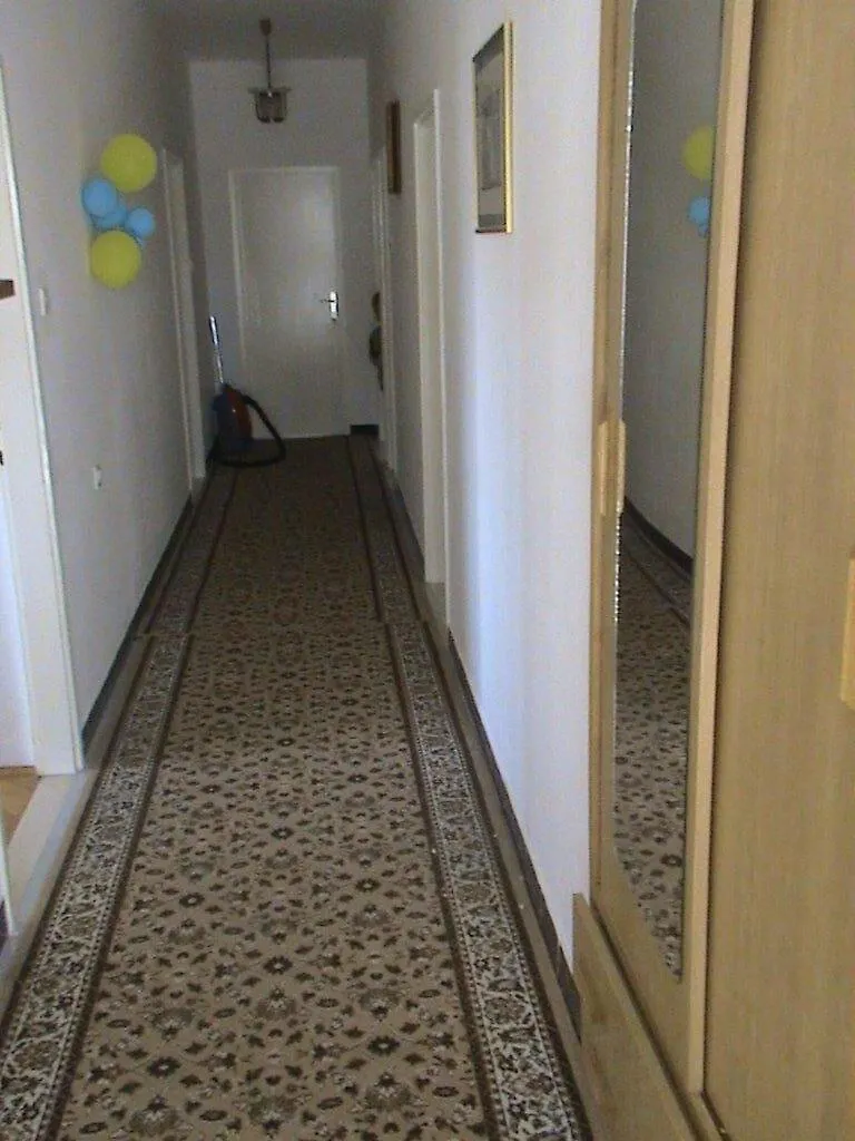 Apartment Ivy Τρογκίρ 0*,